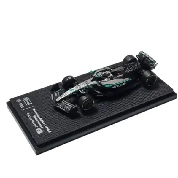 Bburago Mercedes-AMG F1 W15 E Performance view 6