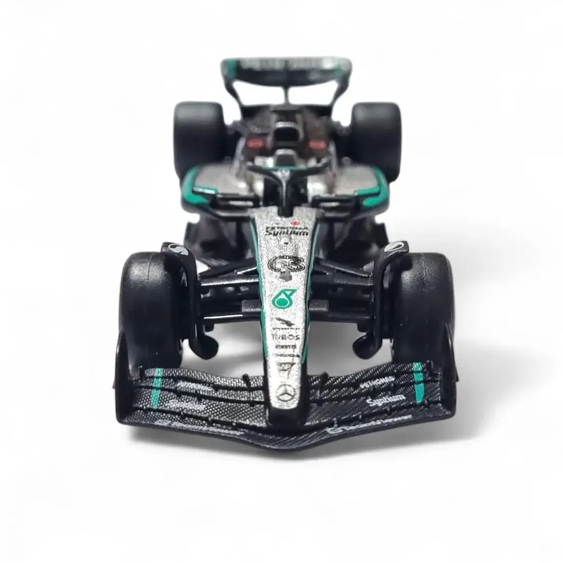 Bburago Mercedes-AMG F1 W15 E Performance view 8