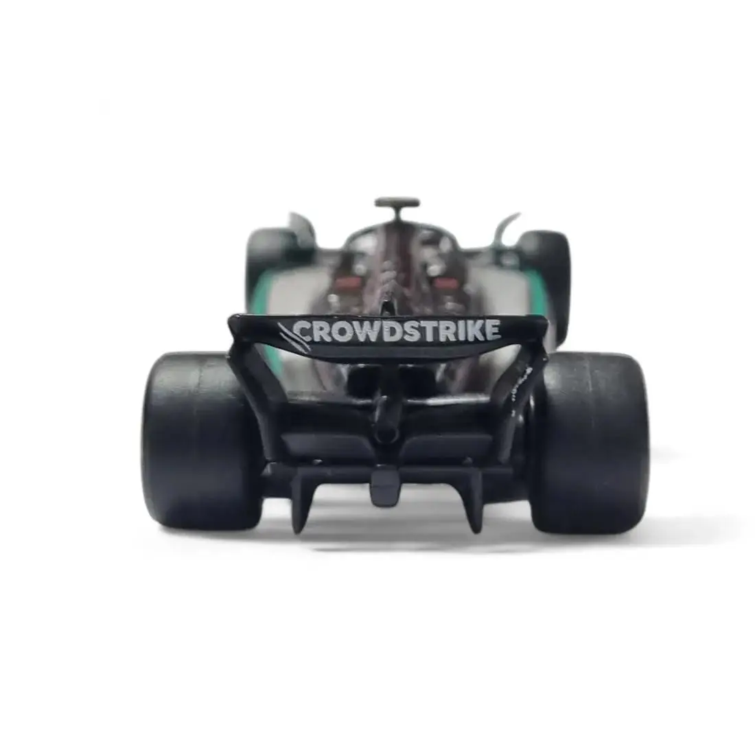 Bburago Mercedes-AMG F1 W15 E Performance view 9