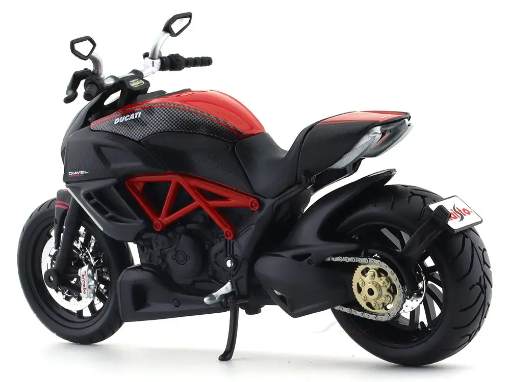 Ducati Diavel Carbon 1:12 Maisto Scale Model bike collectible view 3