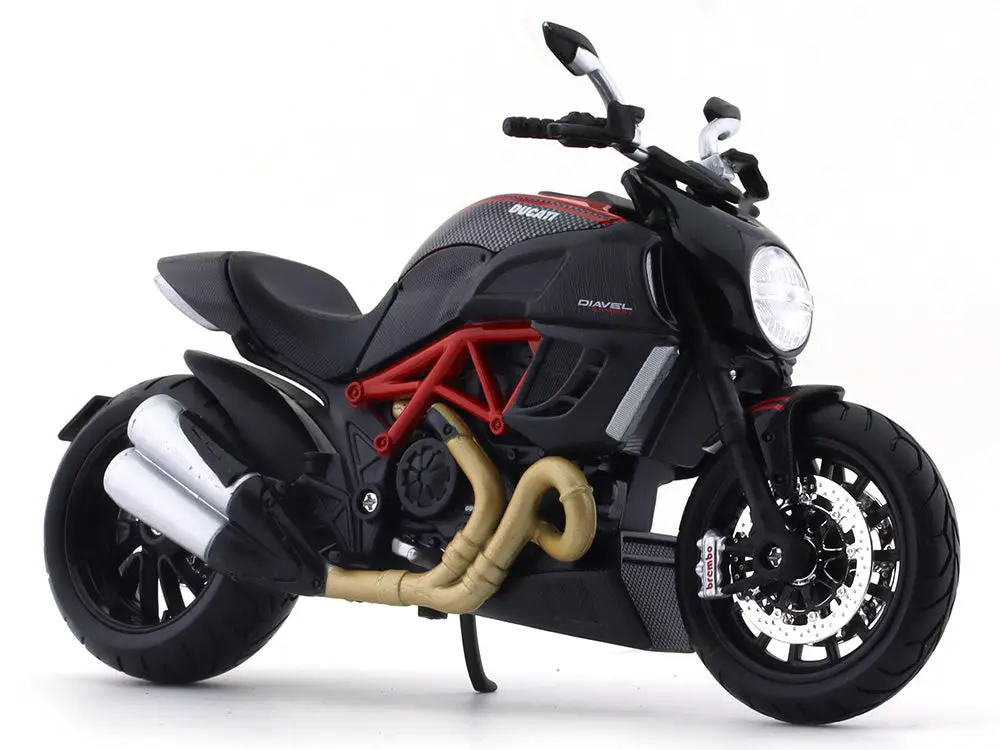 Ducati Diavel Carbon 1:12 Maisto Scale Model bike collectible view 6