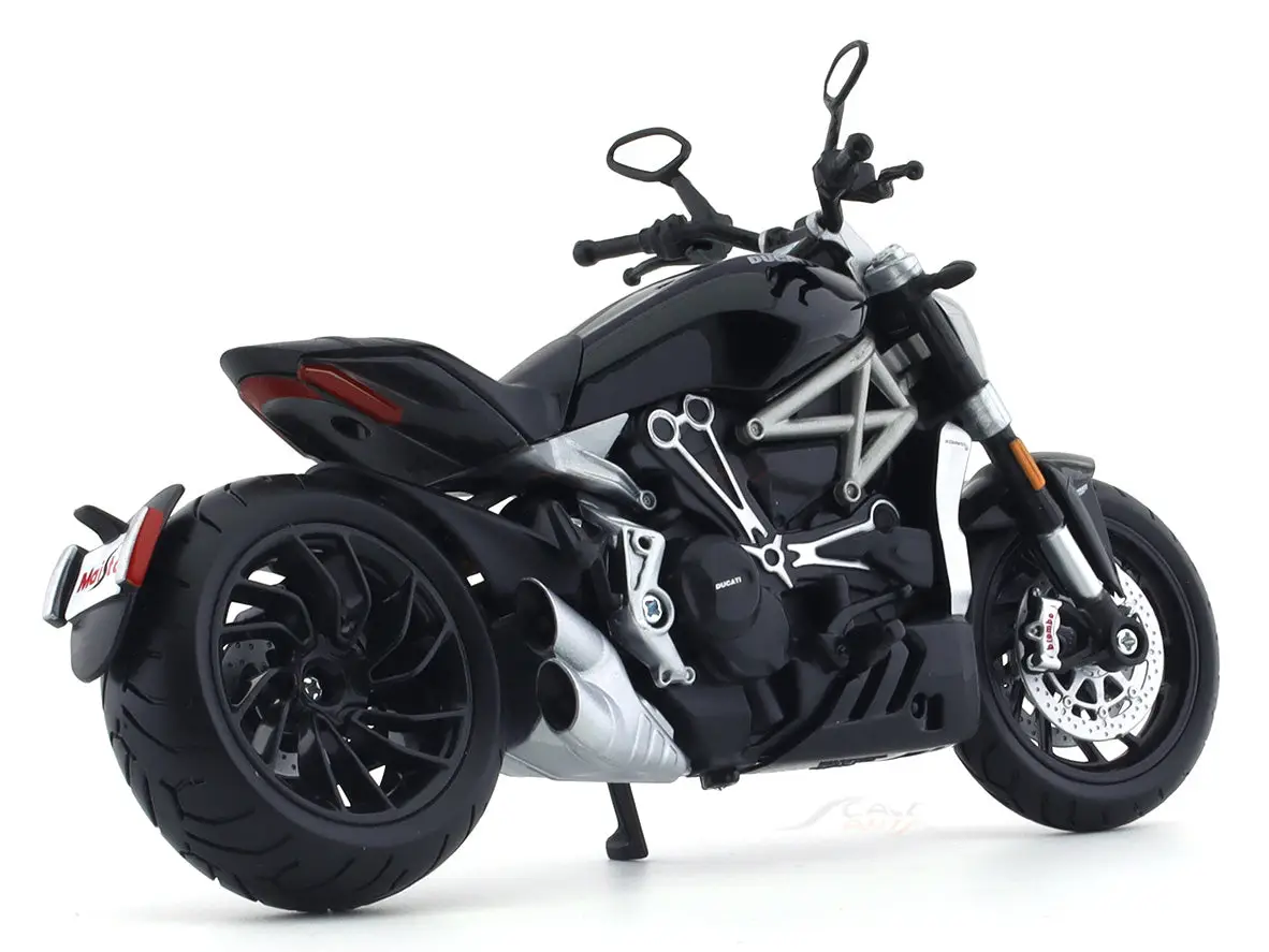 Ducati X Diavel S 1:12 Maisto Licensed Scale Model bike collectible view 4