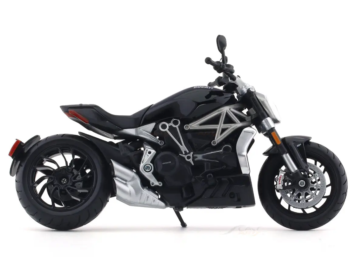 Ducati X Diavel S 1:12 Maisto Licensed Scale Model bike collectible view 5