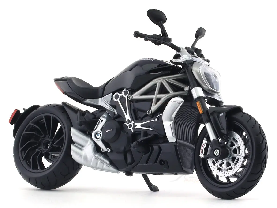 Ducati X Diavel S 1:12 Maisto Licensed Scale Model bike collectible view 6