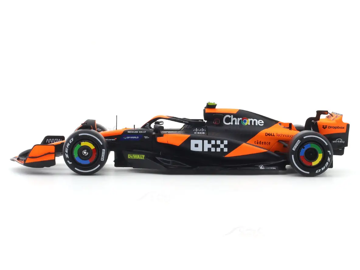 2024 McLaren MCL38 No.4 with figure 1:24 Bburago licensed diecast Scale Model car collectible view 3