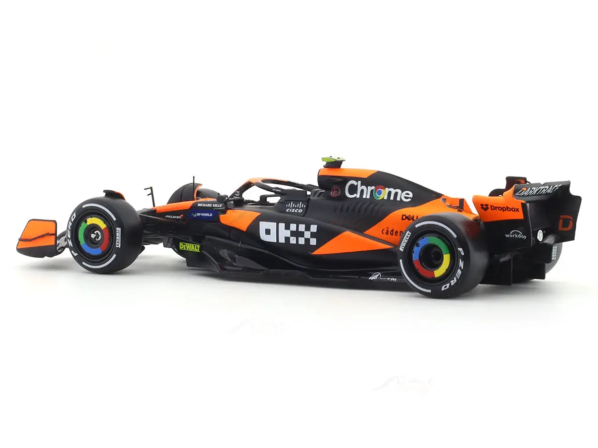2024 McLaren MCL38 No.4 with figure 1:24 Bburago licensed diecast Scale Model car collectible view 4