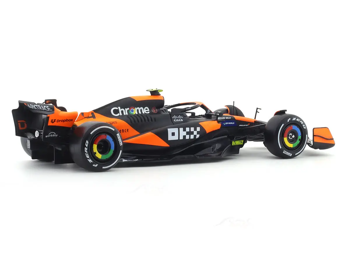 2024 McLaren MCL38 No.4 with figure 1:24 Bburago licensed diecast Scale Model car collectible view 5