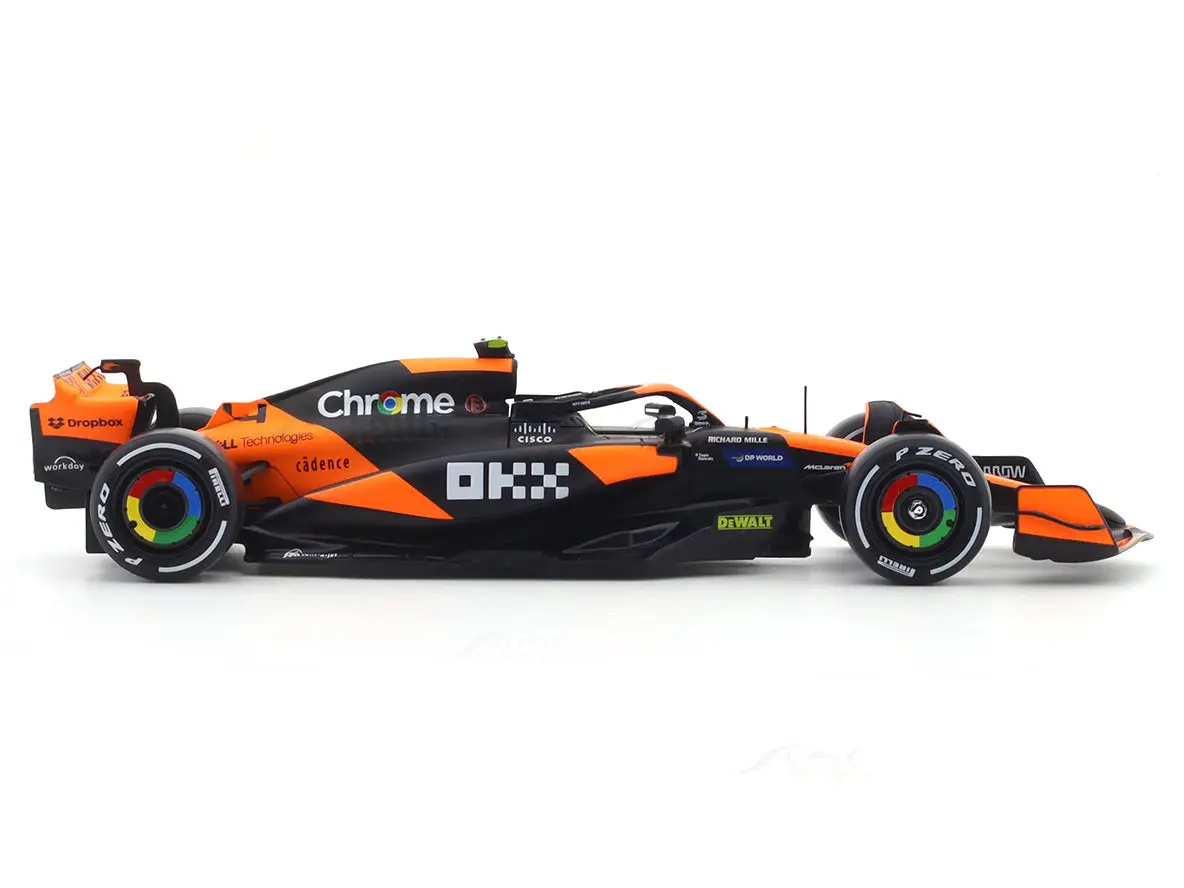 2024 McLaren MCL38 No.4 with figure 1:24 Bburago licensed diecast Scale Model car collectible view 6