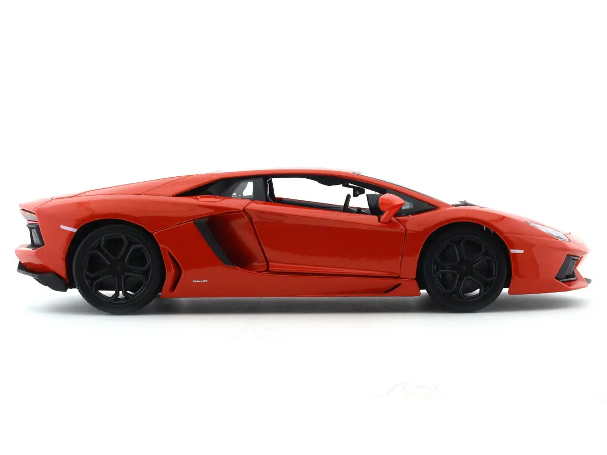 Lamborghini Aventador Lp700-4 1:18 RASTAR licensed diecast scale model car collectible view 4