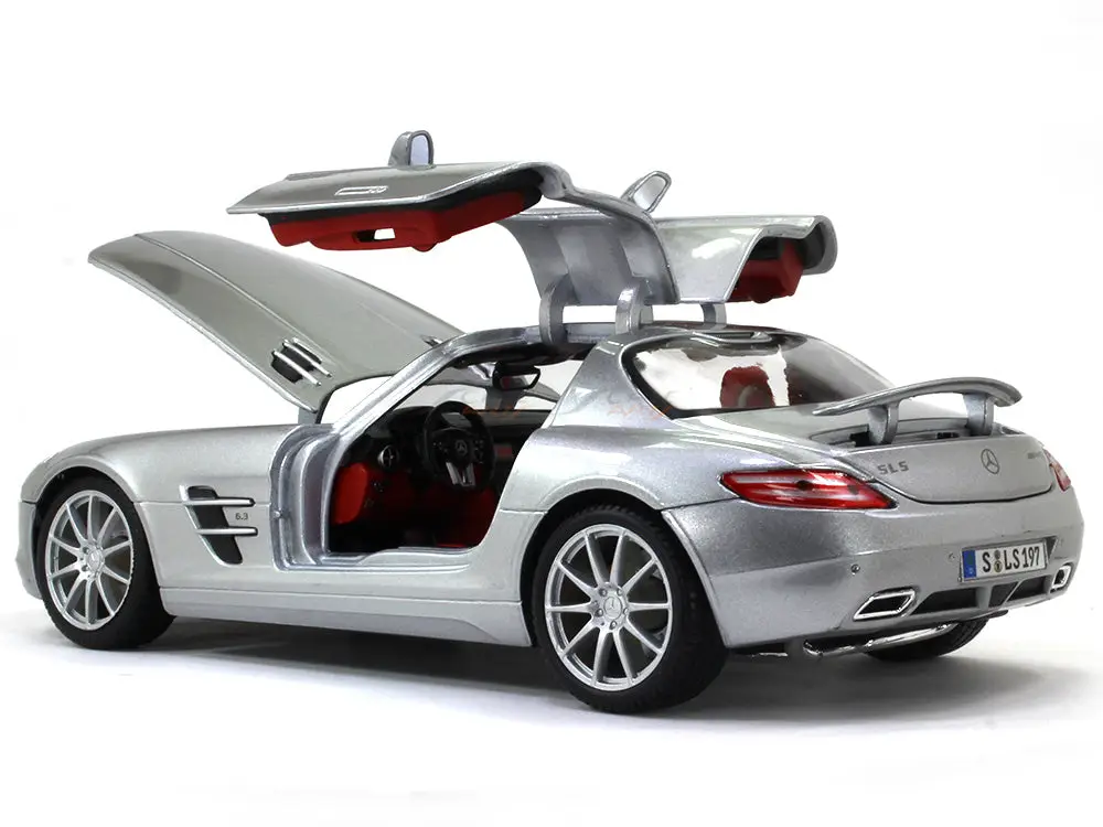Mercedes-Benz SLS AMG Gullwing 1:18 Maisto diecast Scale Model car view 9