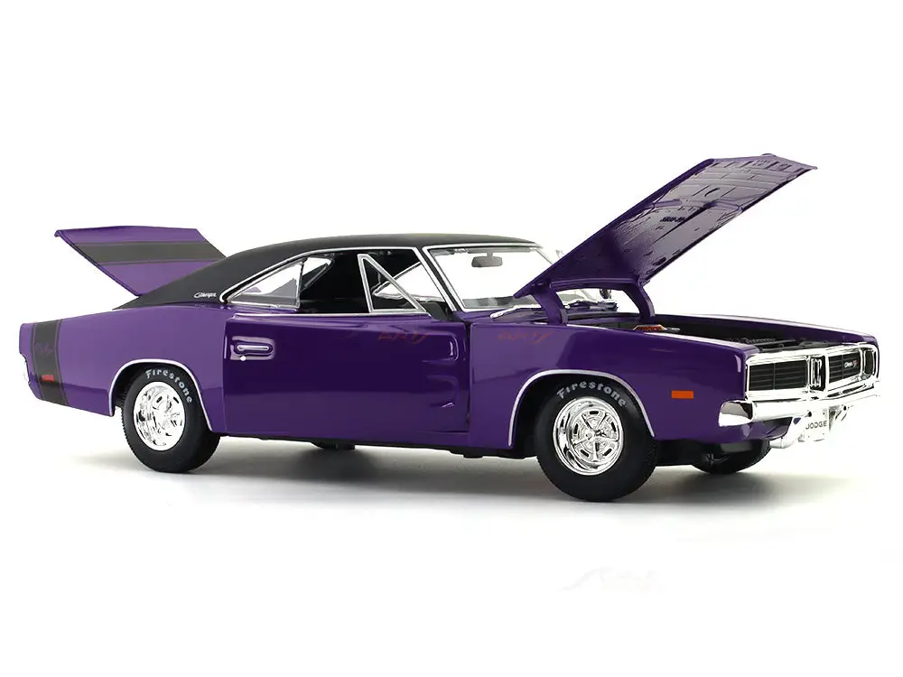 1969 Dodge Charger R/T Purple 1:18 Maisto licensed diecast scale model view 2