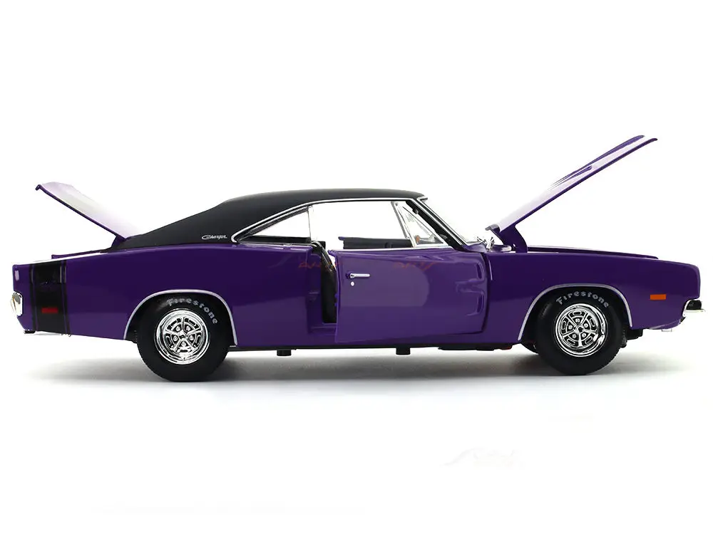 1969 Dodge Charger R/T Purple 1:18 Maisto licensed diecast scale model view 3