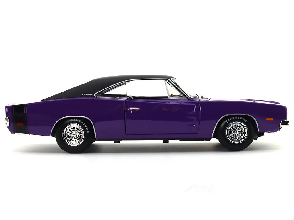 1969 Dodge Charger R/T Purple 1:18 Maisto licensed diecast scale model view 6