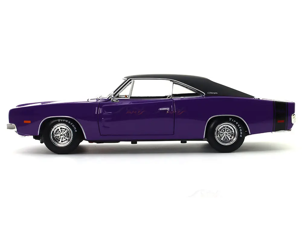 1969 Dodge Charger R/T Purple 1:18 Maisto licensed diecast scale model view 8