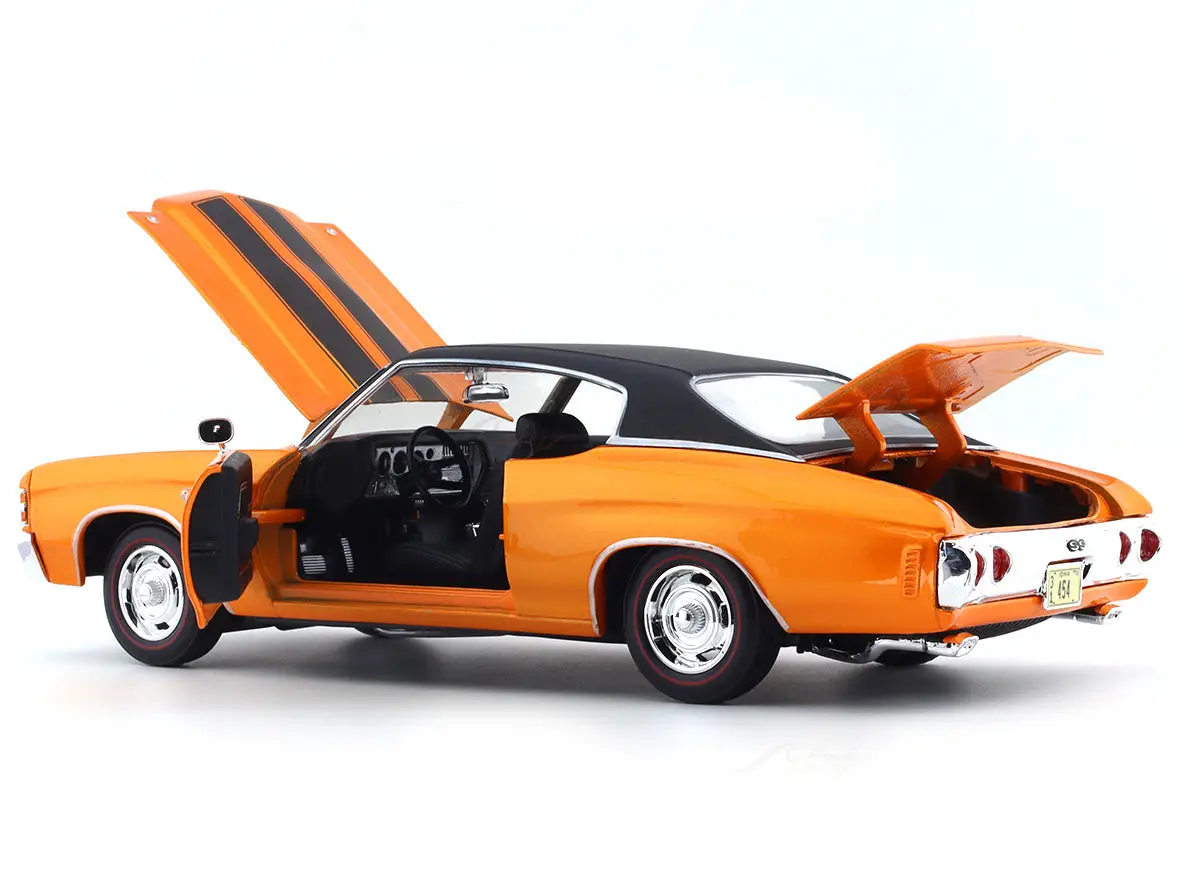 1971 Chevrolet Chevelle SS 454 Sport Coupe 1:18 Maisto diecast Scale Model car view 5
