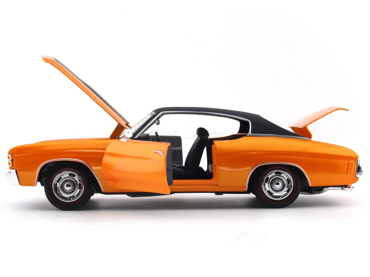 1971 Chevrolet Chevelle SS 454 Sport Coupe 1:18 Maisto diecast Scale Model car view 6