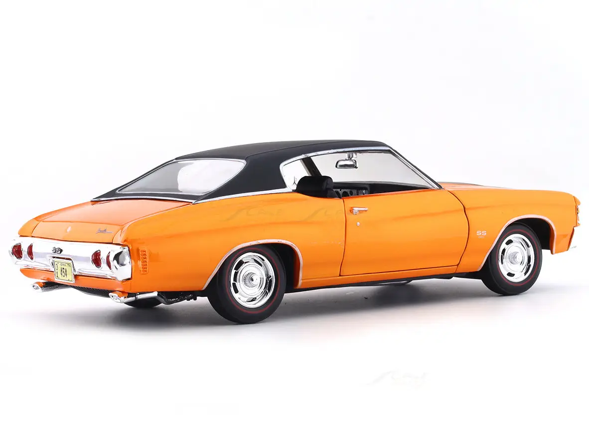 1971 Chevrolet Chevelle SS 454 Sport Coupe 1:18 Maisto diecast Scale Model car view 10