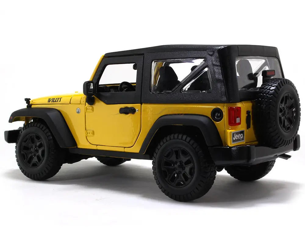2014 Jeep Wrangler yellow 1:18 Maisto diecast Scale Model car view 3
