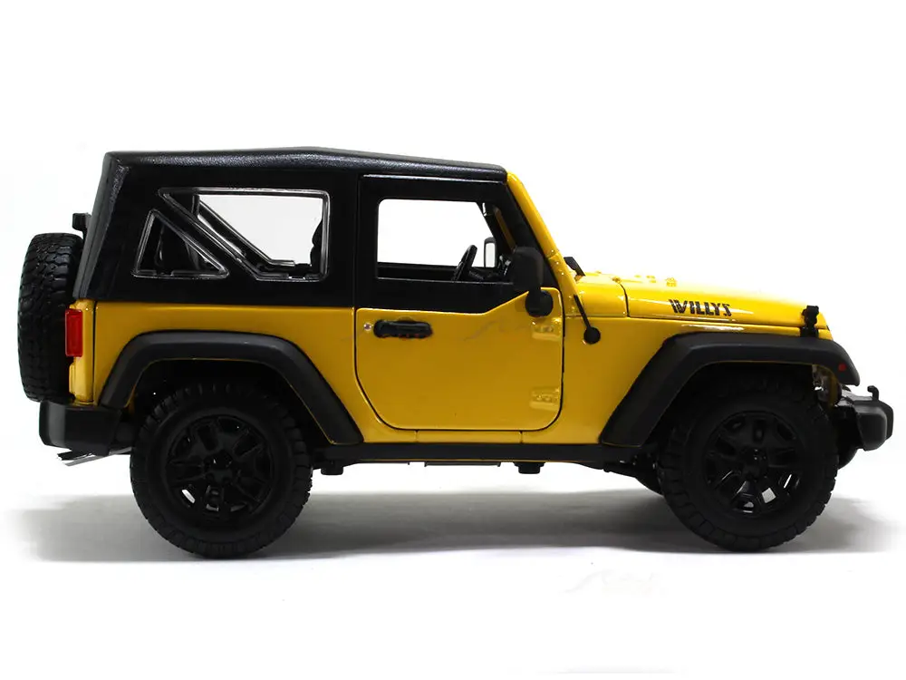 2014 Jeep Wrangler yellow 1:18 Maisto diecast Scale Model car view 5