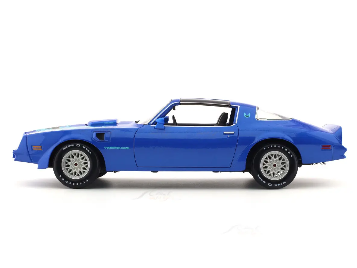 1978 Pontiac Firebird Trans AM Blue 1:18 Maisto licensed diecast scale model car collectible view 2