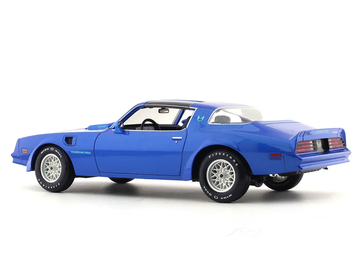 1978 Pontiac Firebird Trans AM Blue 1:18 Maisto licensed diecast scale model car collectible view 3