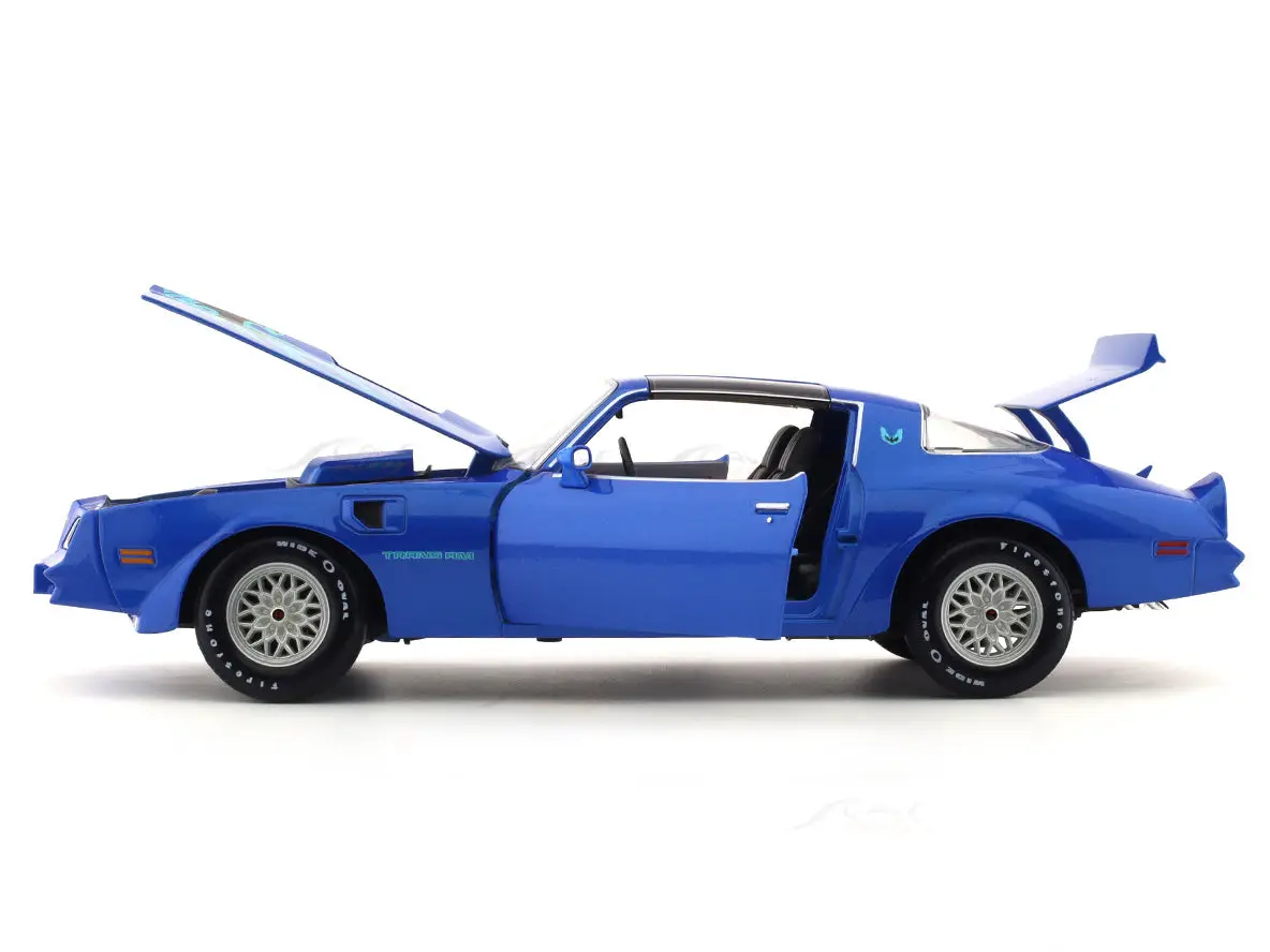 1978 Pontiac Firebird Trans AM Blue 1:18 Maisto licensed diecast scale model car collectible view 7