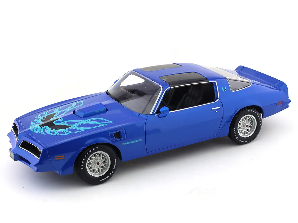 1978 Pontiac Firebird Trans AM Blue 1:18 Maisto licensed diecast scale model car collectible view 9