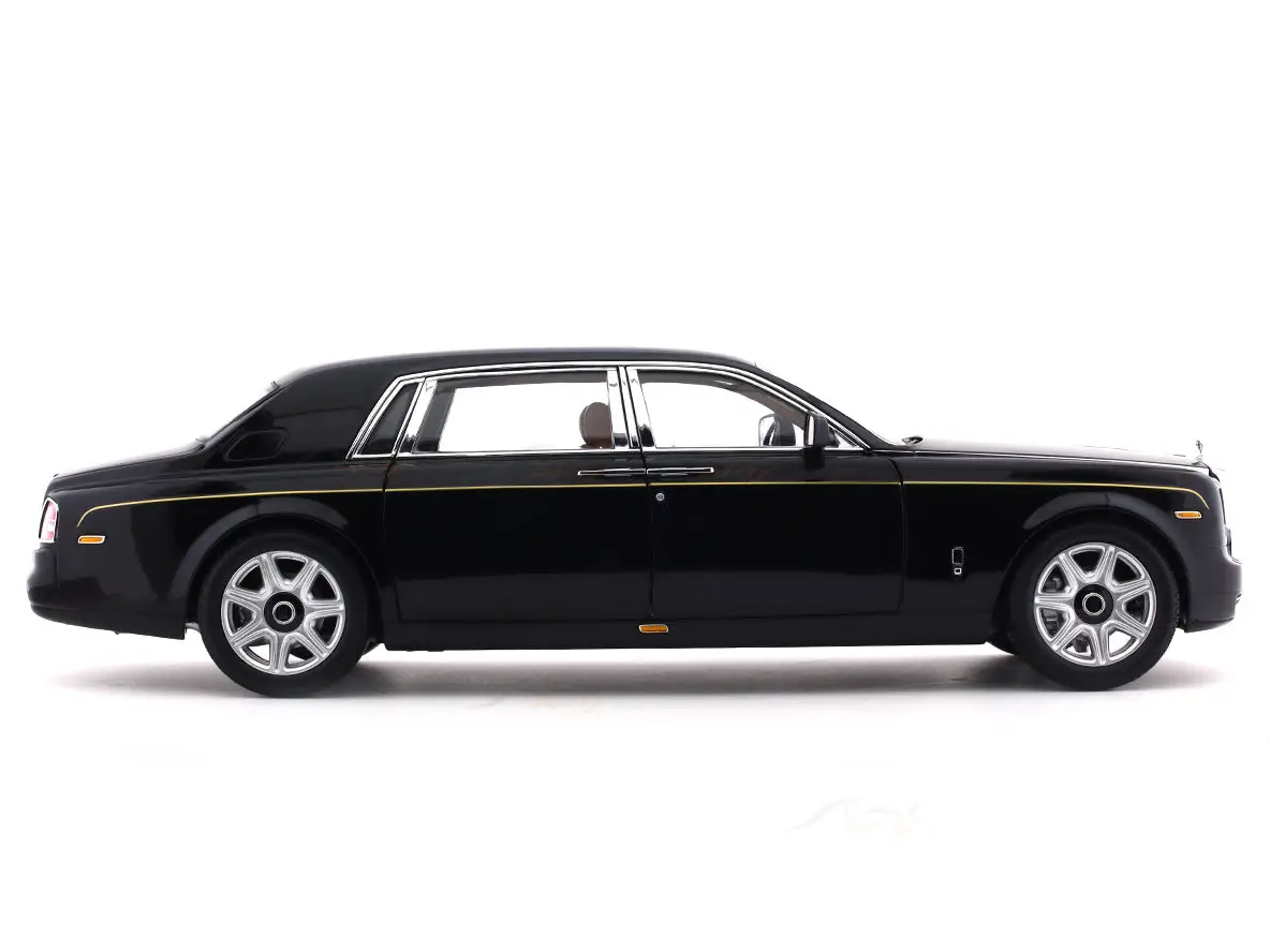2012 Rolls-Royce Phantom EWB black 1:18 Kyosho licensed diecast scale model car collectible view 3