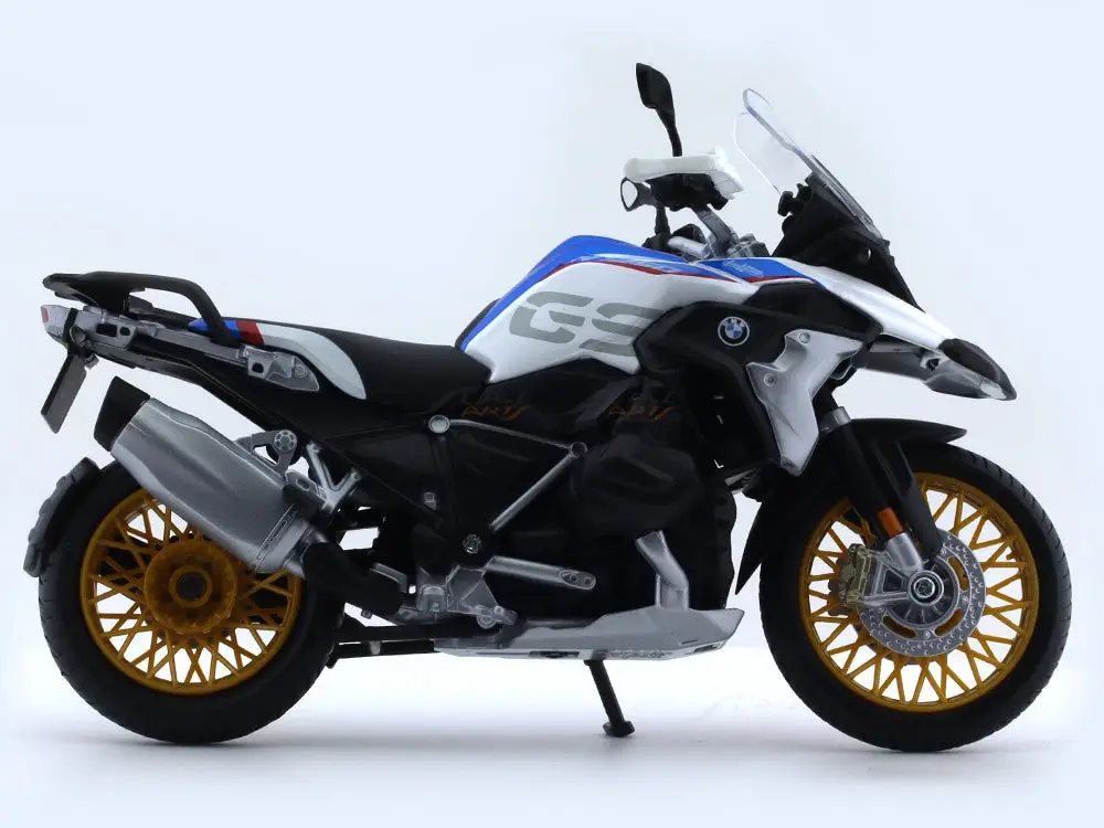 Licensed Scale Model bike collectible BMW R1250 GS 1:12 Maisto Licensed Scale Model bike collectible view 5
