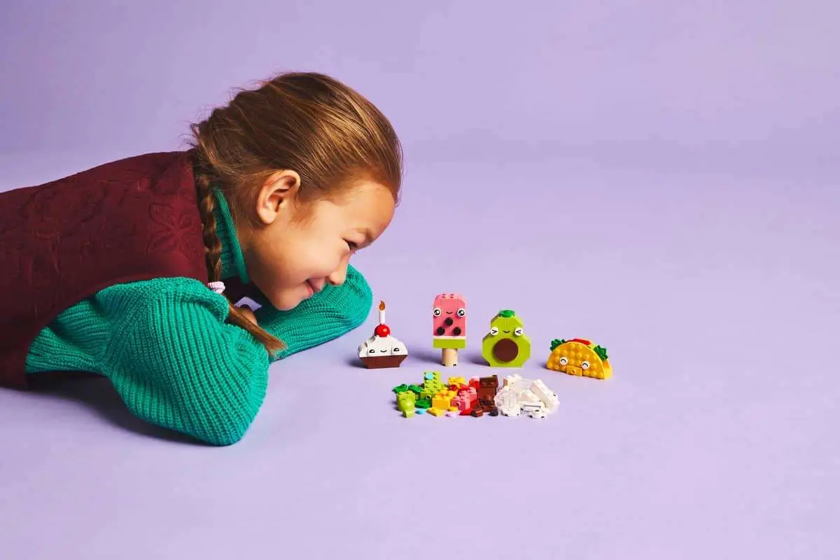 Classic 4+ Ages 150 Pieces Building Instructions Warning! Small parts. Classic #11039 Creative Food Friends view 9