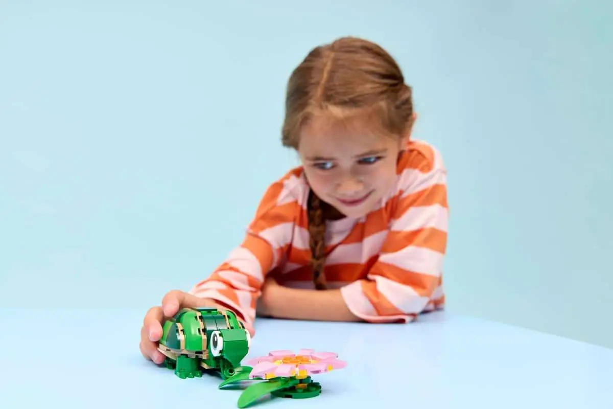 Creator 3-in-1 #31377 Turtle with a Water Lily Flower view 8