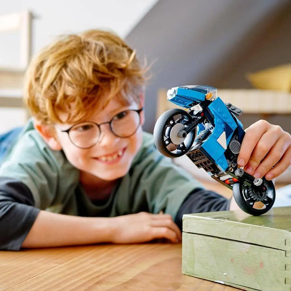 LEGO Creator 3-in-1 Motorcycle 31114 view 2