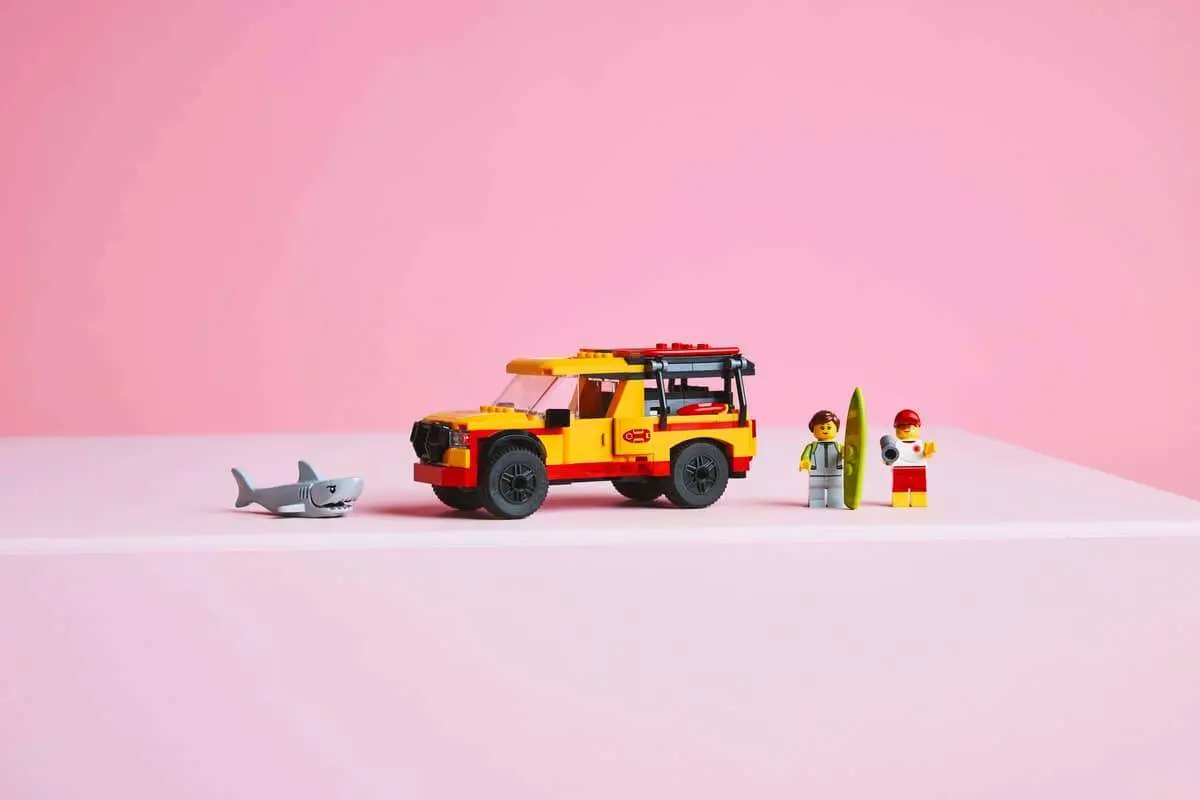 City #60453 Lifeguard Beach Rescue Truck view 9
