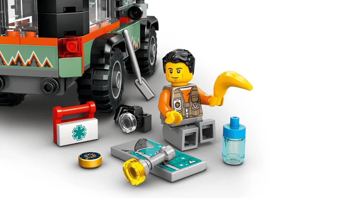 LEGO City Off-Road Missiob Truck 60447 view 5