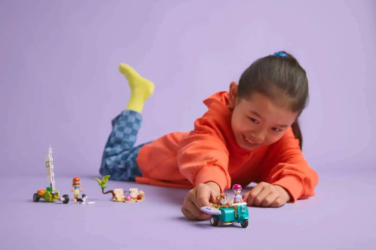 LEGO Friends Surfing Dog Adventure #42641 view 6