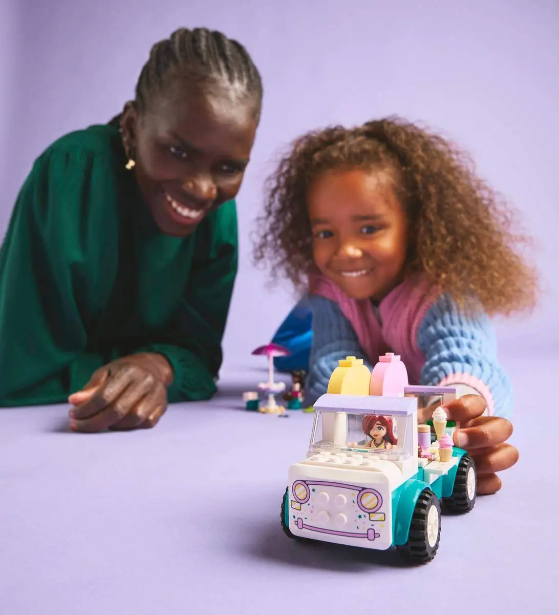 LEGO Friends Ice Cream Truck 42644 view 7