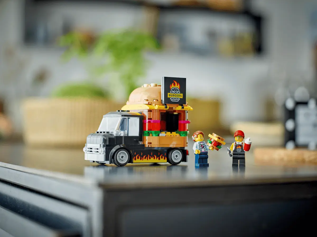 LEGO City Burger Truck 60404 view 9