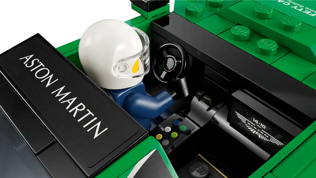 Speed Champions #76925 Aston Martin Safety Car & AMR23 view 6