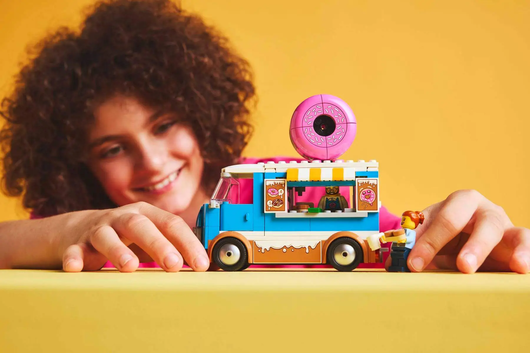 City #60452 Doughnut Truck lego view 7
