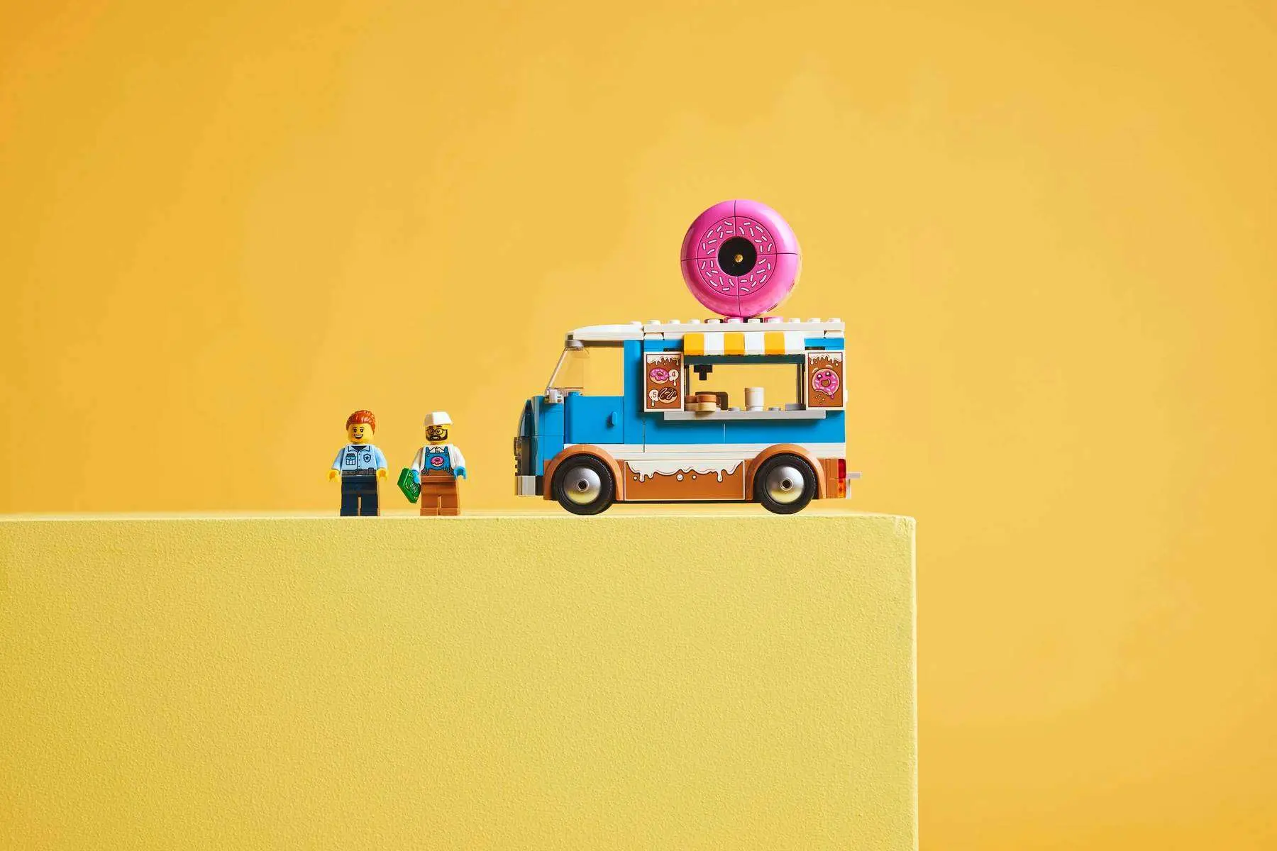 City #60452 Doughnut Truck lego view 9