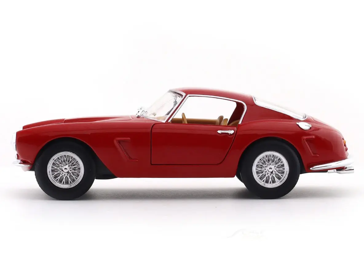 Ferrari 250GT Berlinetta with Acrylic case 1:24 Bburago licensed diecast Scale Model car collectible view 3