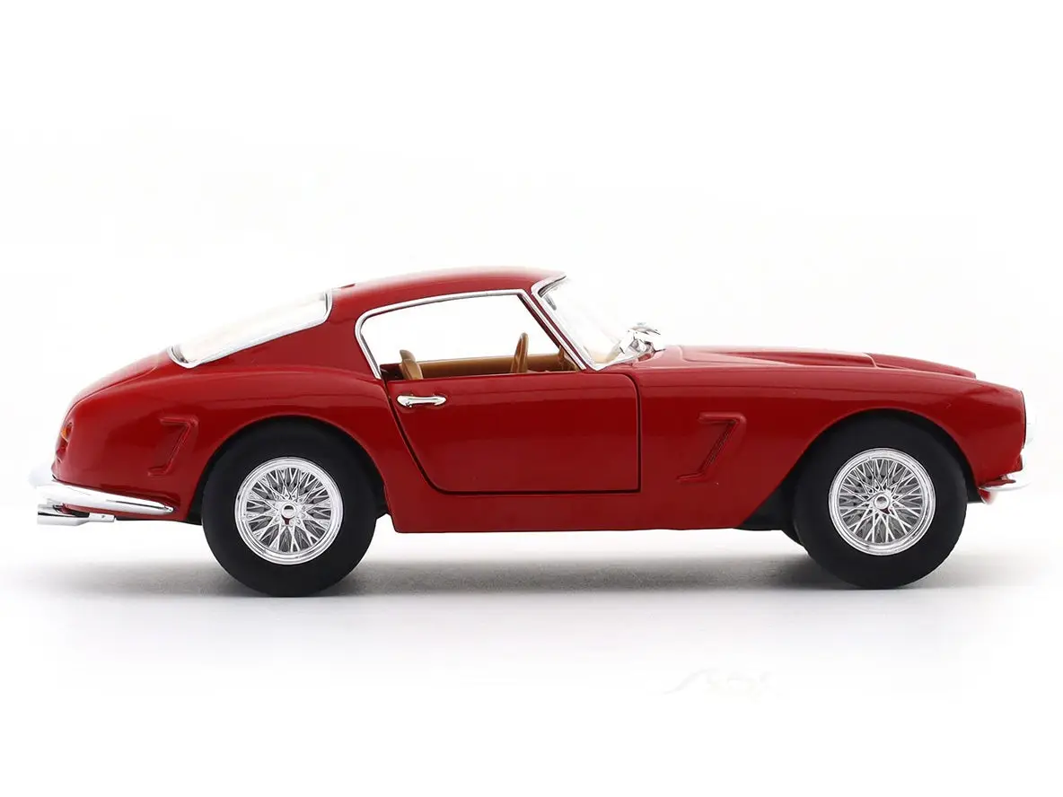 Ferrari 250GT Berlinetta with Acrylic case 1:24 Bburago licensed diecast Scale Model car collectible view 6
