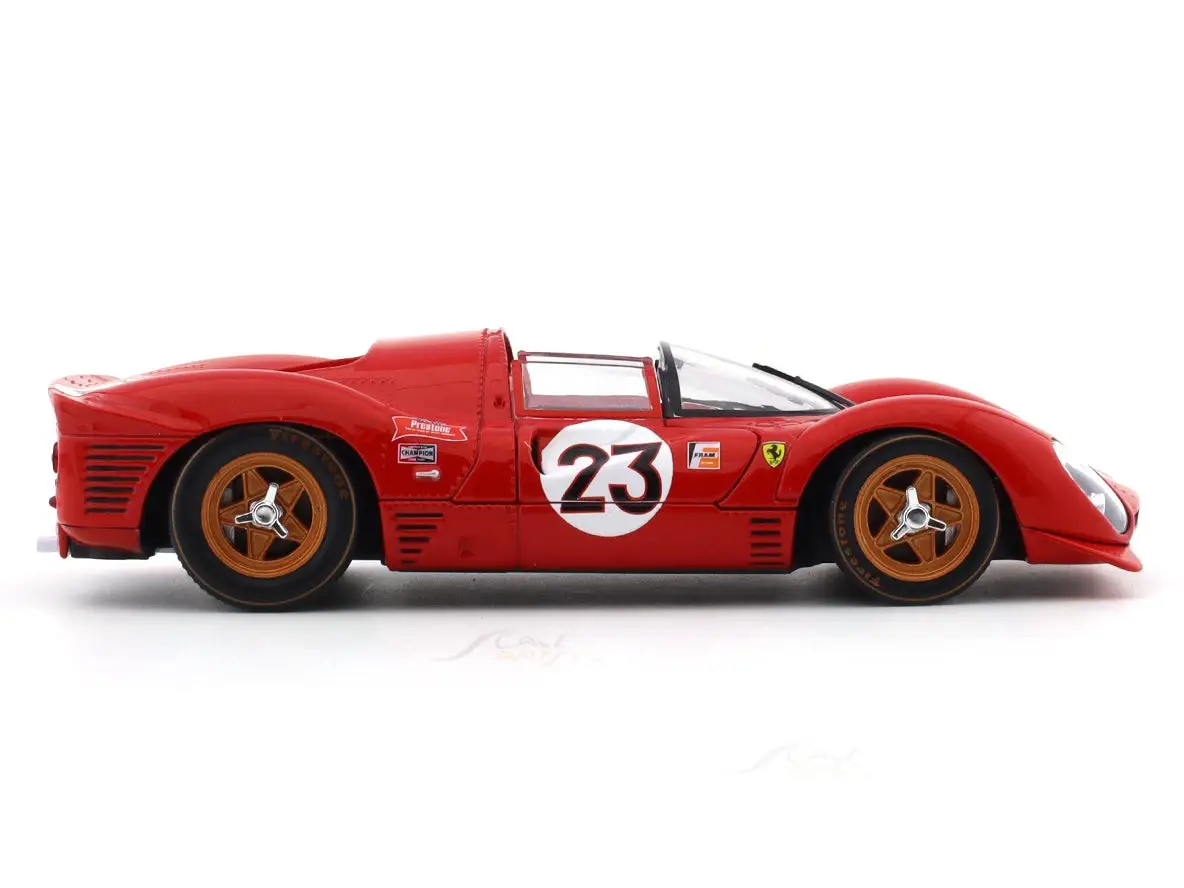 1967 Ferrari 330 P4 Daytona 1:24 Bburago licensed diecast Scale Model car collectible view 5