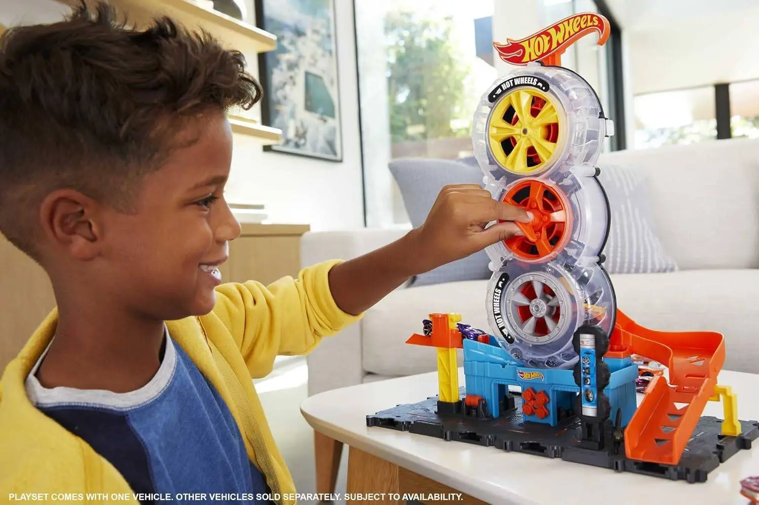 Hot Wheels City Super Twist Tire Shop™ Playset, Spin The Key to Make Cars Travel Through The Tires, Includes 1 Hot Wheels® Car, Gift for Kids 4 to 8 Years Old view 3
