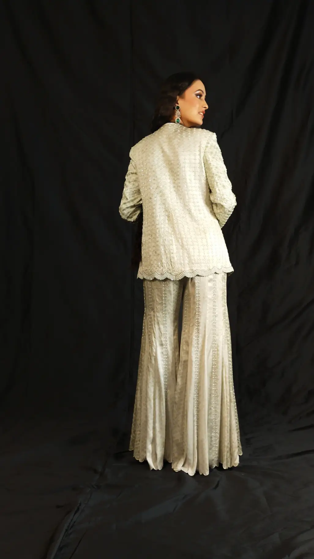 Pallavi Mishra Ethnic Ensemble1 view 4