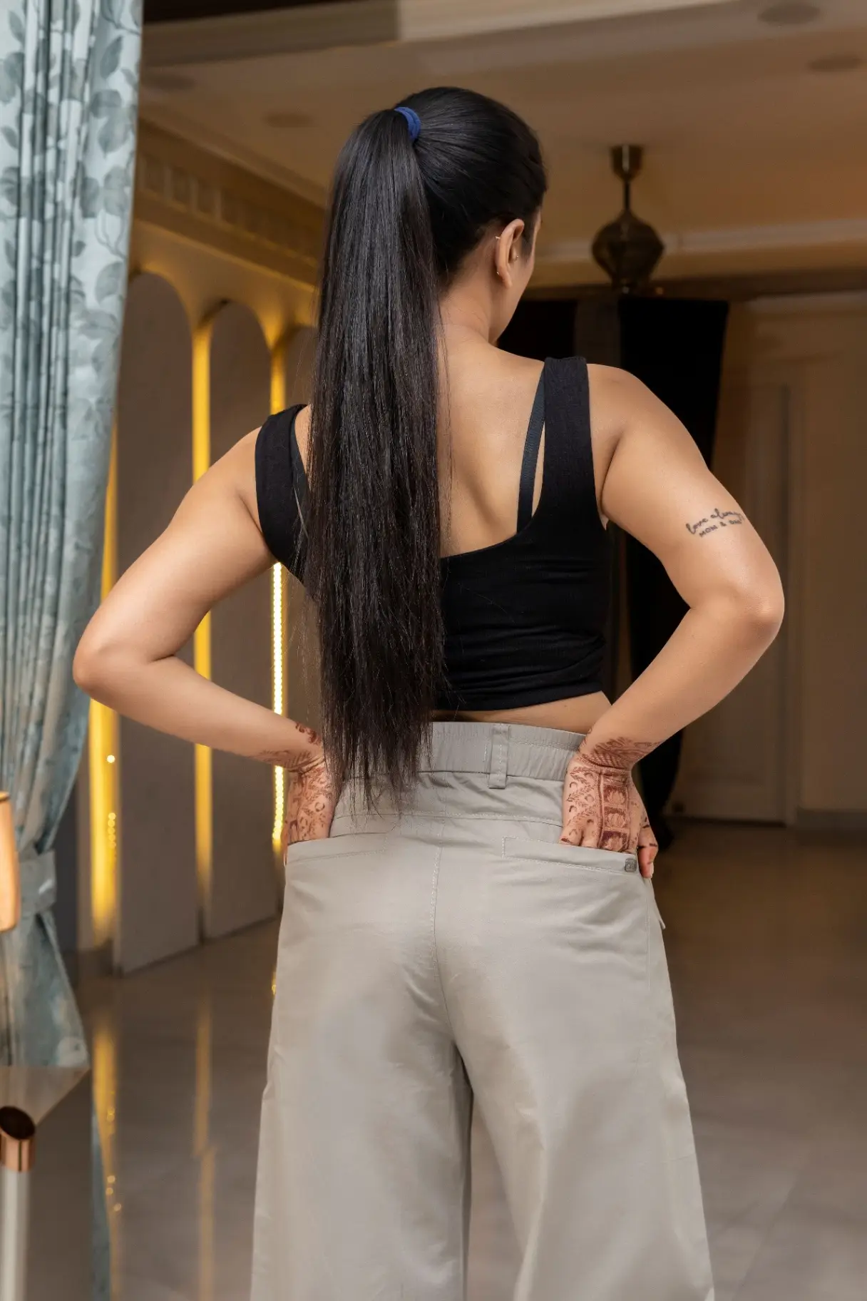 Slate Gray Wide-Leg Cargo Trousers with Multi-Pocket Detail