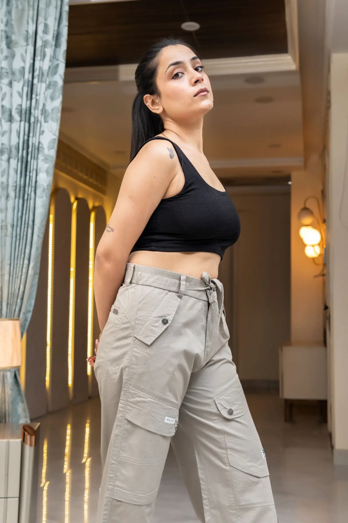 Slate Gray Wide-Leg Cargo Trousers with Multi-Pocket Detail view 4