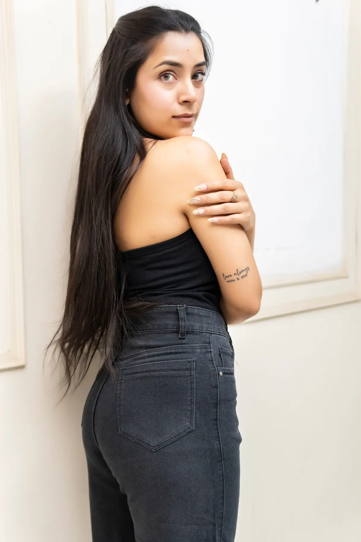 High-Rise Wide-Leg Jeans in Dark Charcoal Wash view 4