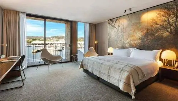 Luxury Hotel Room