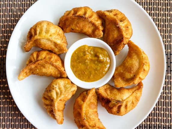 PANEER MOMOS FRIED Half
